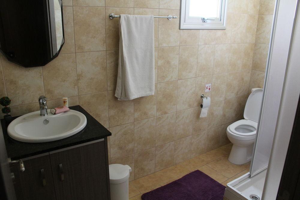 Maria Zintili Apartments アヤナパ エクステリア 写真