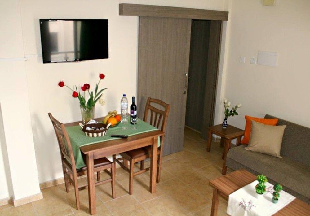 Maria Zintili Apartments アヤナパ エクステリア 写真